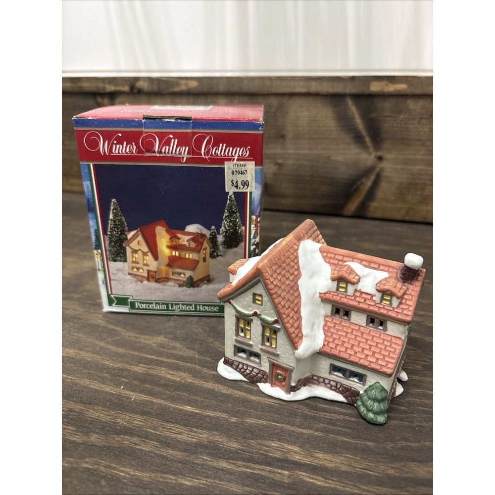 Winter Valley Cottages Christmas Village Porcelain Lighted House w/ Box